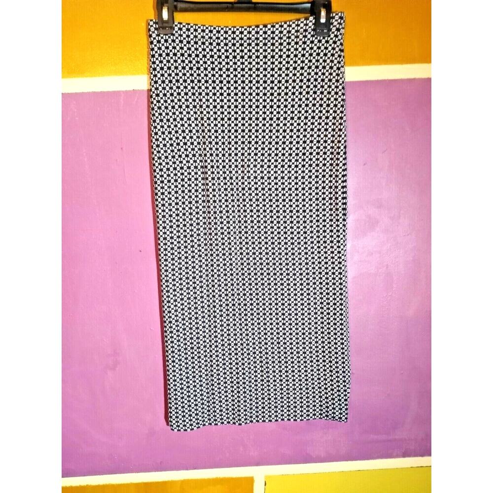 Bisou Bisou Size Medium Black White Geometric Knit Bodycon Midi Skirt Lined